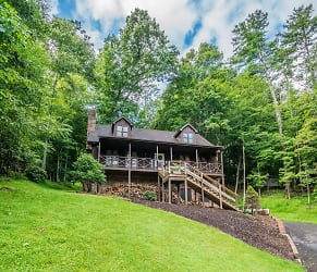 183 Rhododendron Ln - Boone, NC