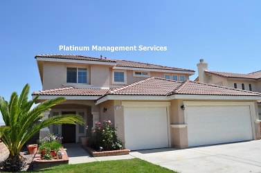 4415 Bethpage Dr - Palmdale, CA