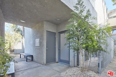 558 Rose Ave #1 - Los Angeles, CA