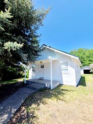 304 S Wasco Ave - Chiloquin, OR
