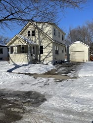 303 11th St NW - Rochester, MN