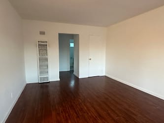 2301 W Florence Ave unit 2301 4 - Los Angeles, CA