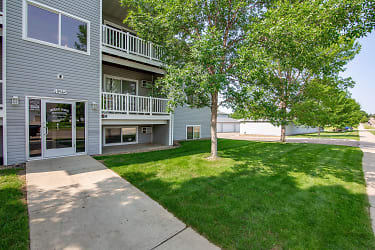 Terrace Pointe Apartments - Bismarck, ND