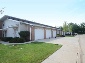 Winfield Commons Apartments - Westlake, OH
