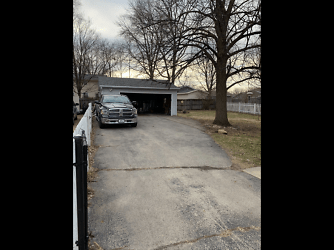 663 S Park Ave - Neenah, WI
