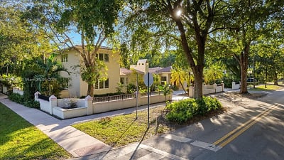 906 Palermo Ave #906 - Coral Gables, FL
