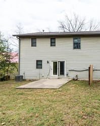 150 E Kennedy Ct - Bloomington, IN