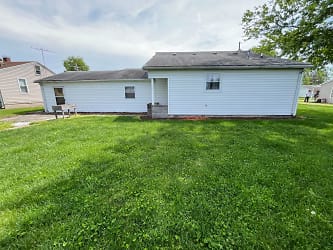 215 W County Rd - Jerseyville, IL