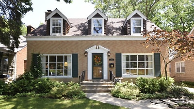 319 Wesley Ave - Evanston, IL