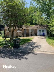 1021 Meadowbrook Ln NW - Conyers, GA