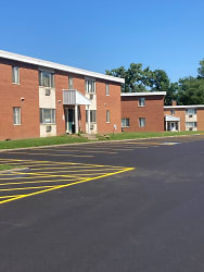 351 - Creekside Apartments - Garfield Heights, OH