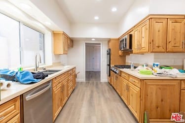 1509 Greenfield Ave unit ph3 - Los Angeles, CA