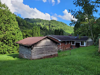 3691 Max Patch Rd - Clyde, NC