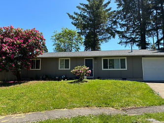 1954 SW Galley Ct - Lincoln City, OR