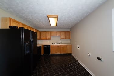 6133 Marilyn Rd - Indianapolis, IN