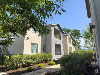 Lassen Villa Apartments - Chico, CA