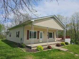 5281 E Franklin St - Bowling Green, IN