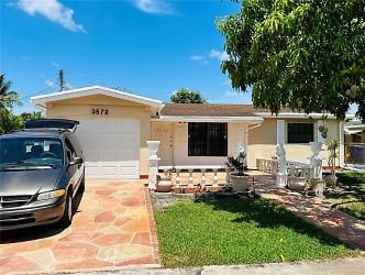 3572 NW 38th Terrace - Lauderdale Lakes, FL