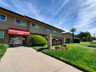 Brentwood Apartments At 2823 - 2831 El Camino Avenue - Sacramento, CA