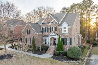 17001 Turtle Point Rd - Charlotte, NC