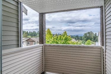 The Terrace On Meridian Apartments - Puyallup, WA