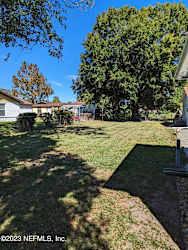 426 Mako Dr - Atlantic Beach, FL