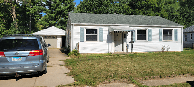 105 Logan Rd - Marquette Heights, IL