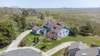 14 Seagarden Dr - Linwood, NJ