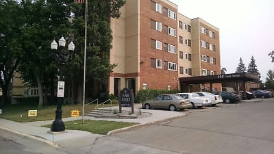 Town Square Apartments - East Grand Forks, MN