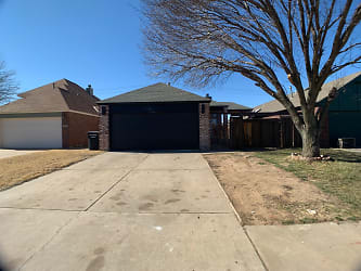 2625 Briarcliff Dr - Moore, OK