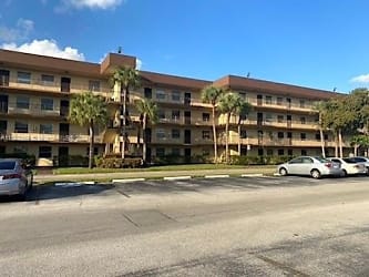 3101 NW 47th Terrace #225 - Lauderdale Lakes, FL