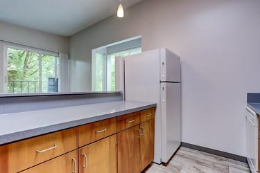 Downtown Living Starts At Lair Hill. 1 Bedroom 1 Bathroom Apartment Home Ready For You To Call Home - Portland, OR