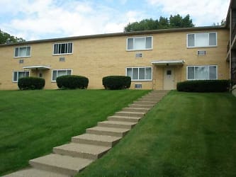 Hillcrest Apartments - South Bend, IN