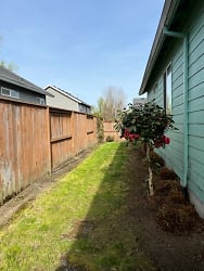 436 SW Ida St - Mcminnville, OR
