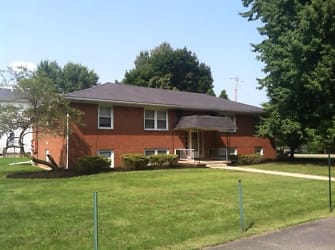 3872 Niles Carver Rd - Mineral Ridge, OH