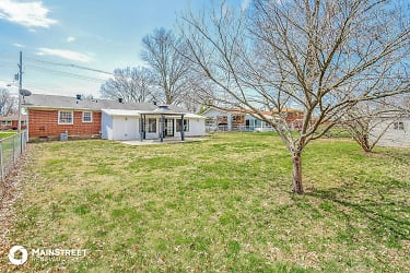 6201 W Pages Ln - Louisville, KY