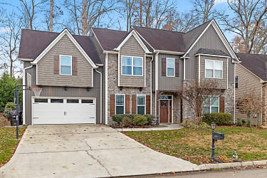 1119 Front Royal Ln - Knoxville, TN