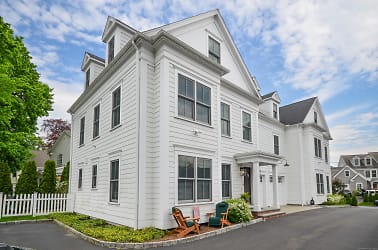 16 E Maple St - New Canaan, CT