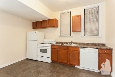 2254 N Southport Ave unit 1 - Chicago, IL