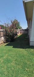 2433 Forest Creek Dr - Fort Worth, TX