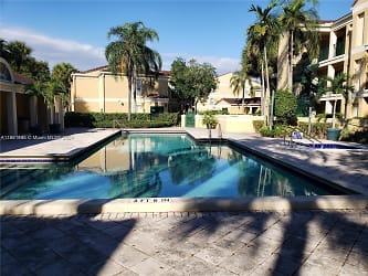 949 Riverside Dr #427 - Coral Springs, FL