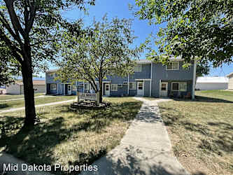 615 S Main St - Mitchell, SD