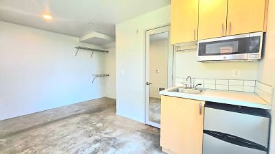 8727 Phinney Ave N unit 31-F102 - Seattle, WA