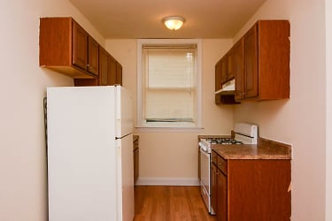 2600 N Kimball 201 - Chicago, IL