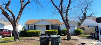 913 S 13th St - Temple, TX