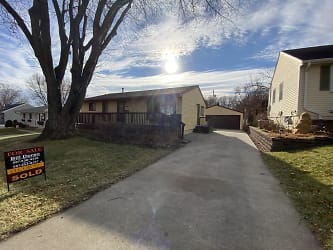 4004 5th Pl NW - Rochester, MN