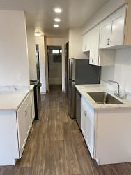 Renovated 1 Bed, Near Shopping And Light Rail!  Ready Now! Apartments - Renton, WA