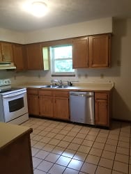 1199 Ritchie Rd unit 1195 - Stow, OH