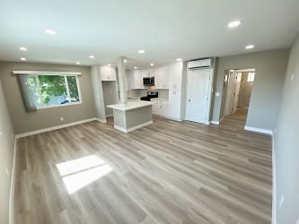 1120 Laurel Ave - West Hollywood, CA