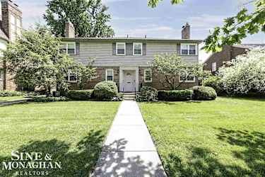814 Harcourt Rd - Grosse Pointe Park, MI